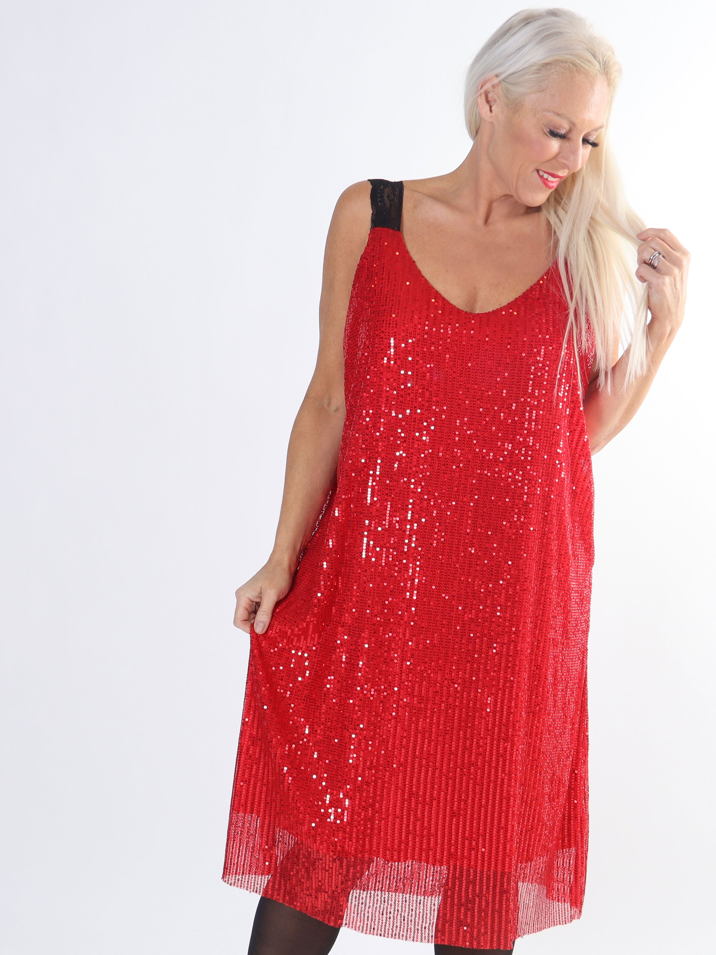 Agathe - Fin plus size pailletkjole med blondestropper